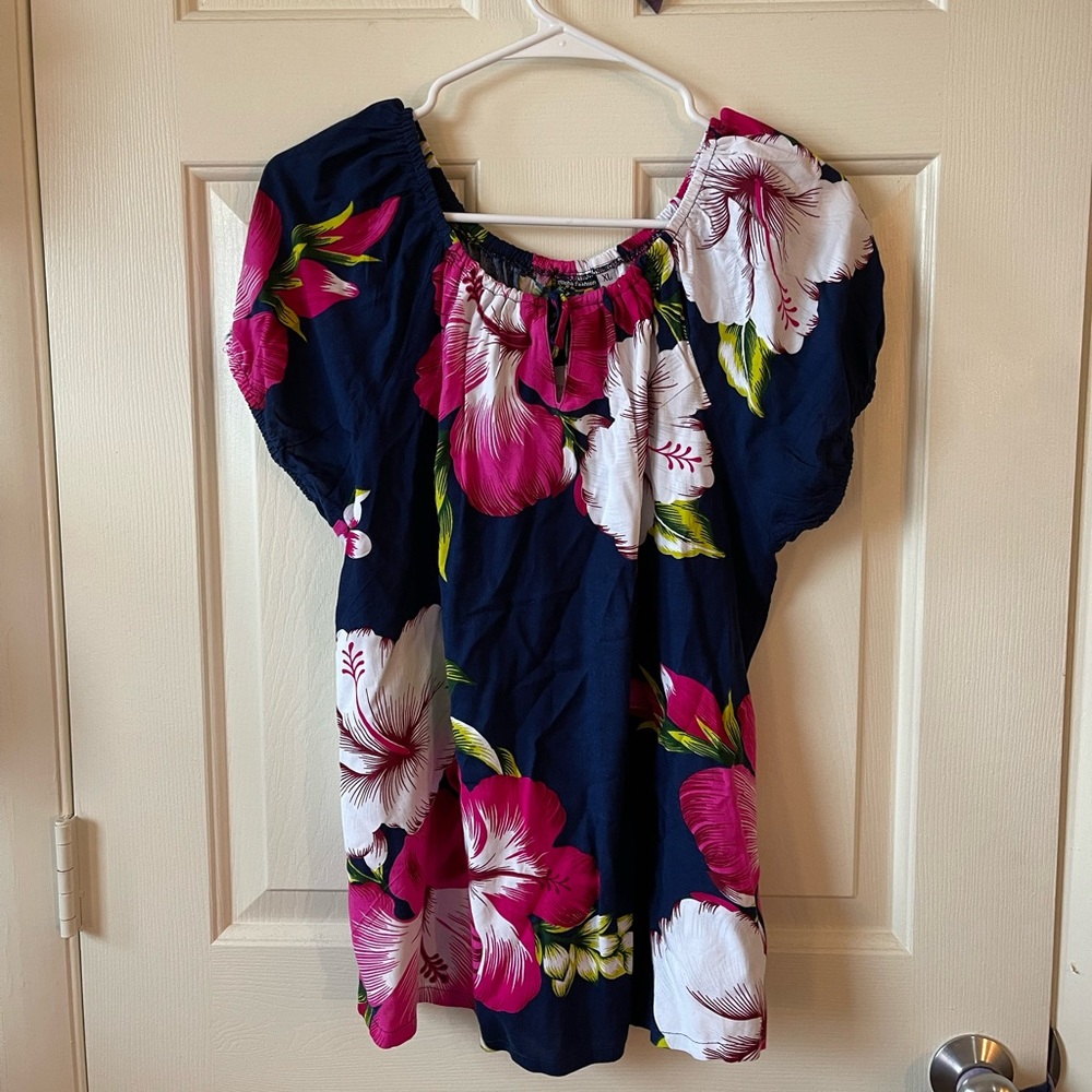 Woman’s Hawaiian top